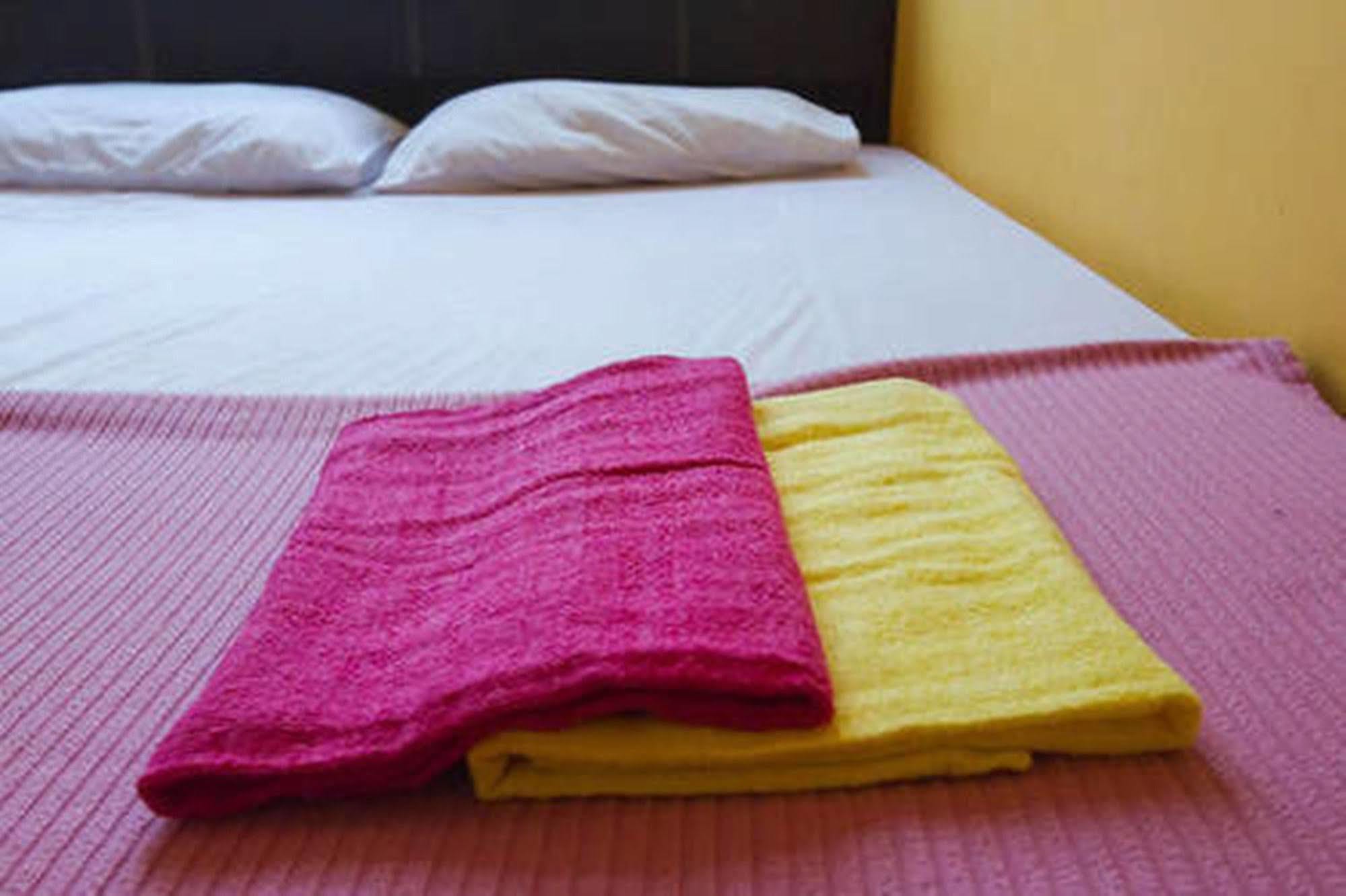Cocoa Mews Cafe&Homestay George Town Eksteriør billede